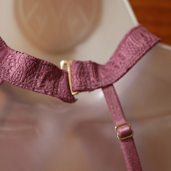 Victoria’s Secret Very Sexy Unlined Plunge Purple Strappy Bralette Medium - Picture 9 of 16